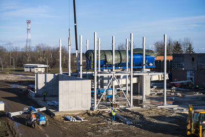 One of many small construction sites: the gluing station